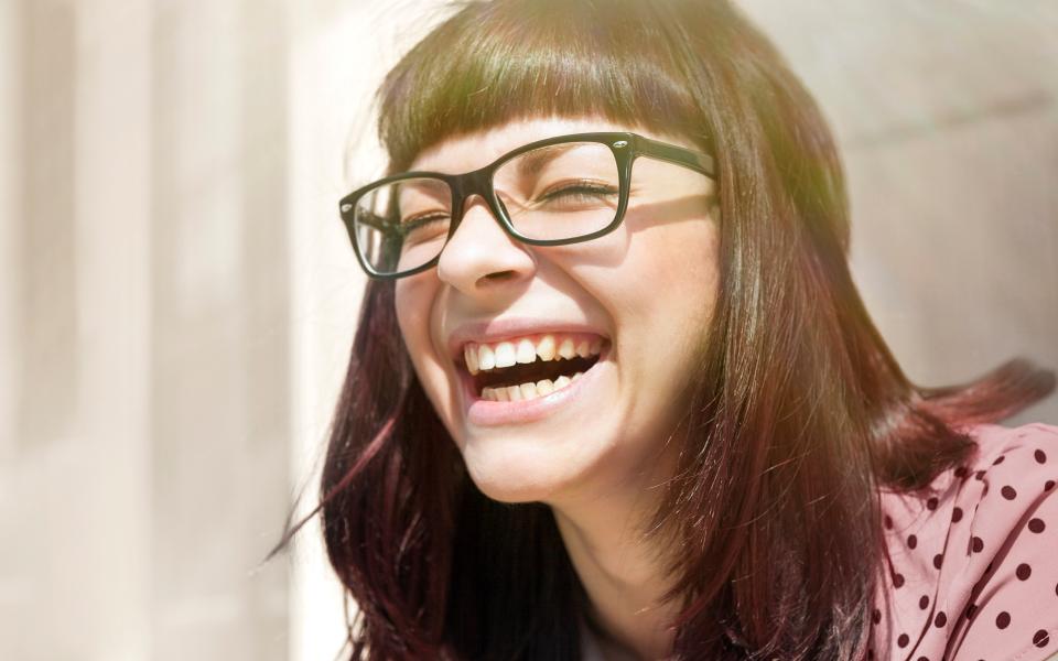 alp_0002_woman_with_glasses_unlimited_960x600