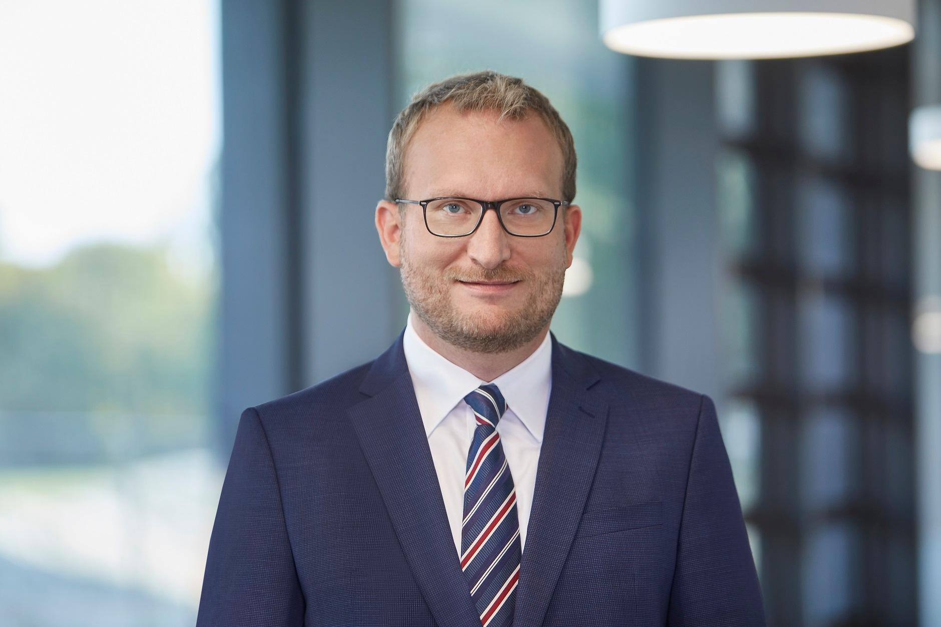 Portrait von Chief Risk Officer – Florian Grahl