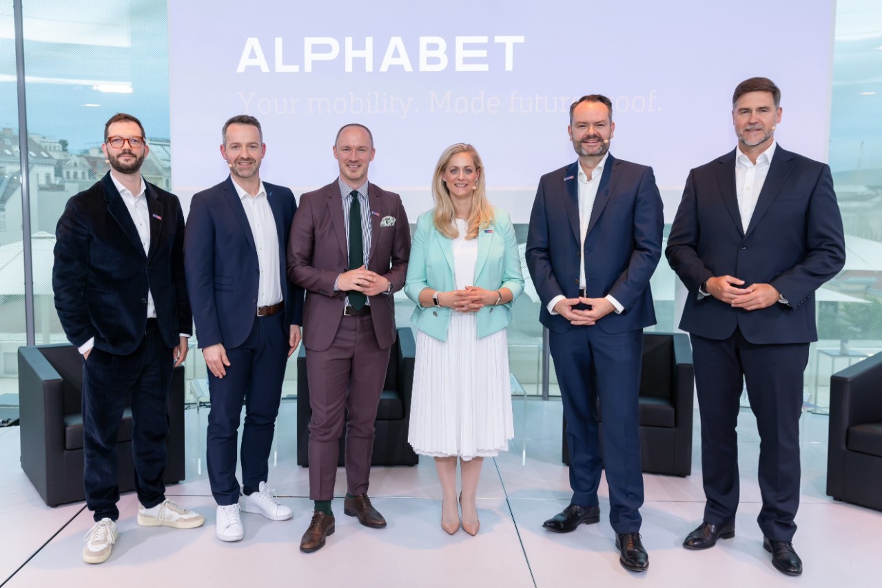 Frauscher Kathrin and Management at the Event 