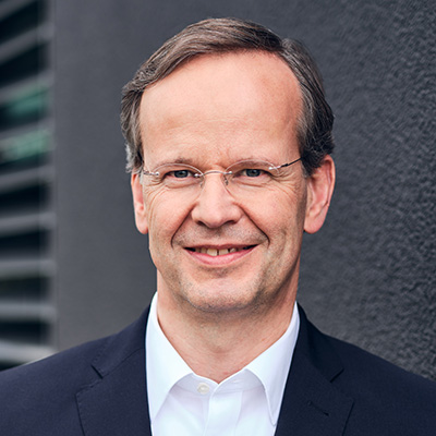 Nahe Portraitaufnahme von Alphabet CCO Christoph von Meyer