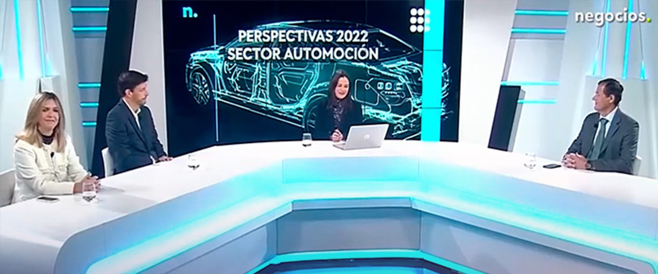 rocio carrascosa en el panel de entrevistados Negocios TV