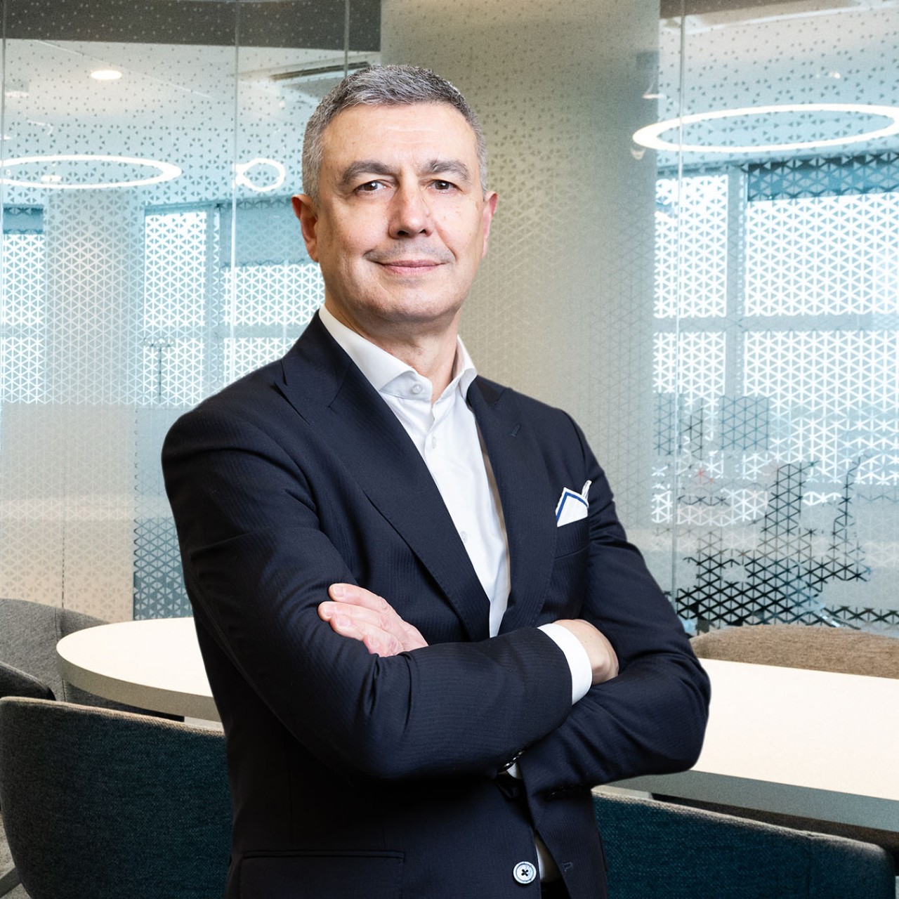 Marco Girelli ritratto a mezzo busto