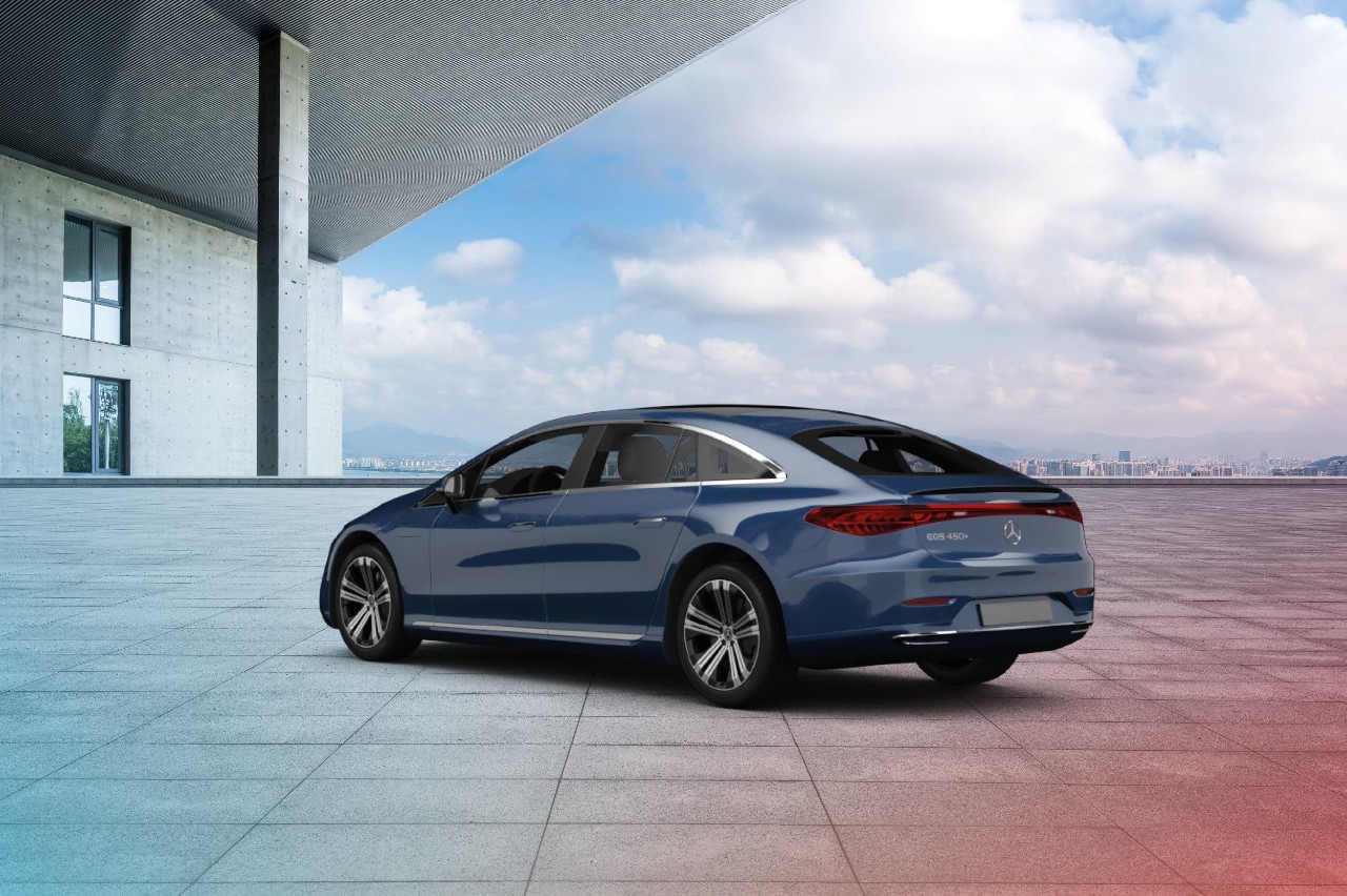 Blauwe Mercedes-Benz EQS