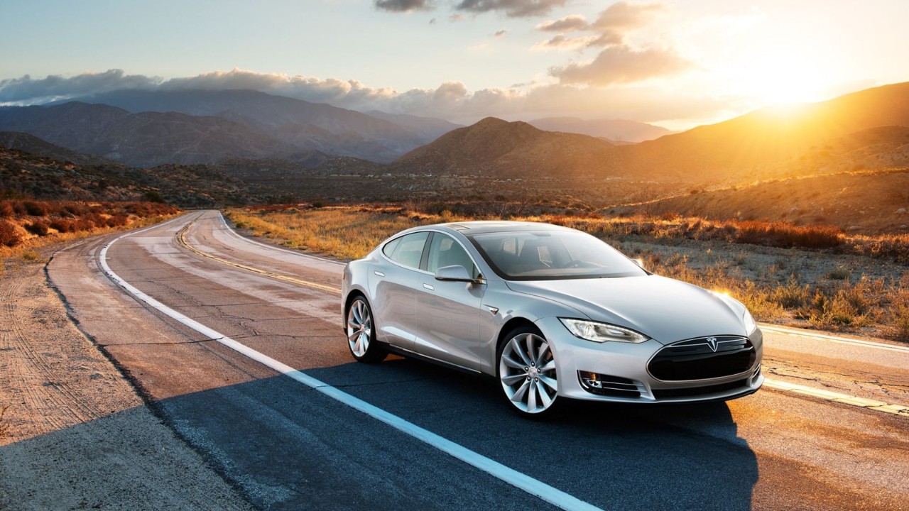 Grijze Tesla Model S